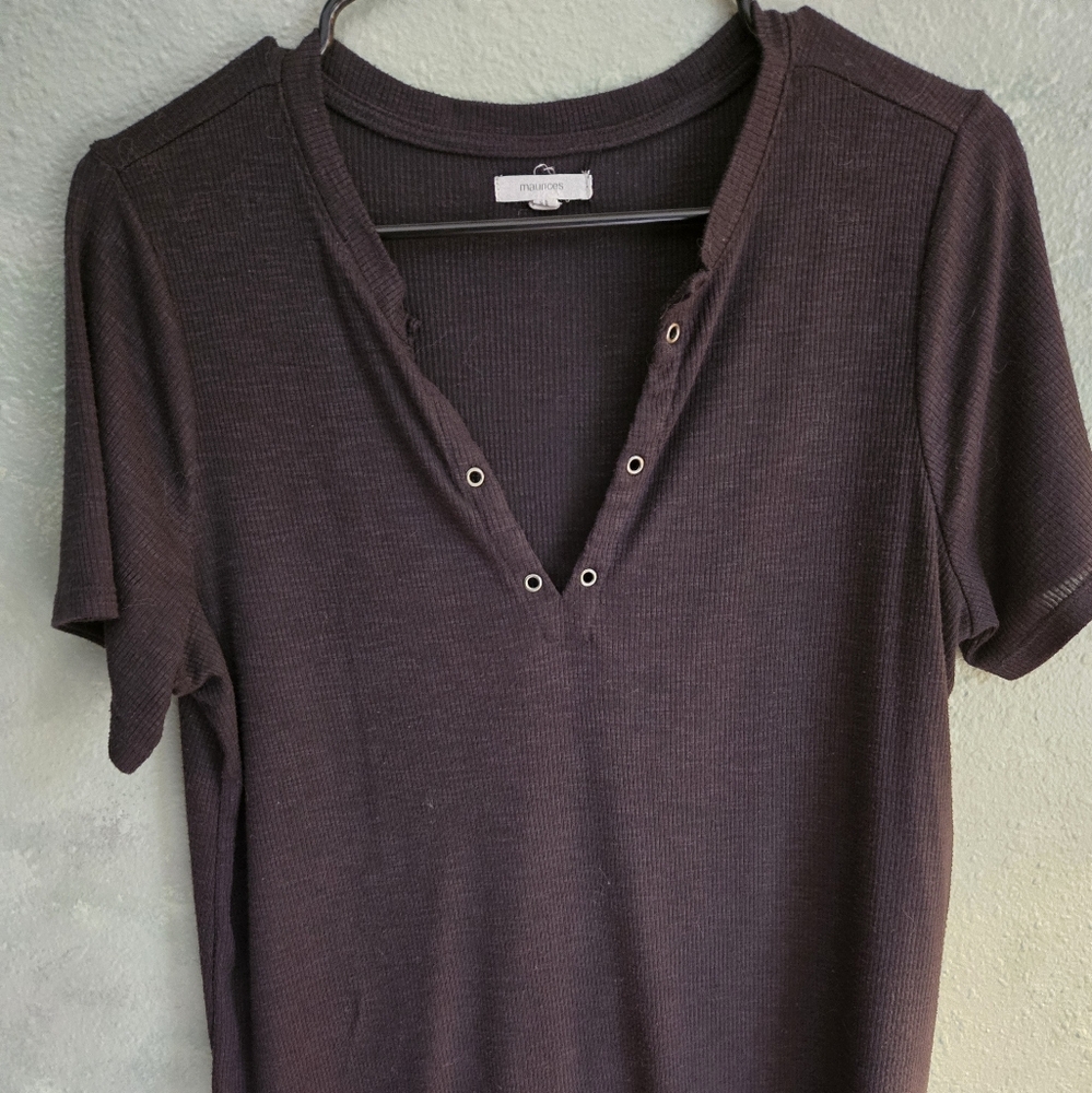 Maurices - Split Neck - Short sleeve t-shirt  - Women's size 0X XL